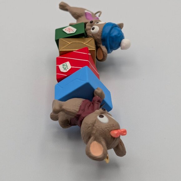 Hallmark Keepsake Mom and Dad 1997, Mice with Gifts Vintage Christmas Ornament - Picture 4 of 11